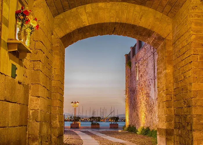 アパート Clicksardegna Palazzo Bolasco - Centro Storico Con Vista Mare アルゲーロ